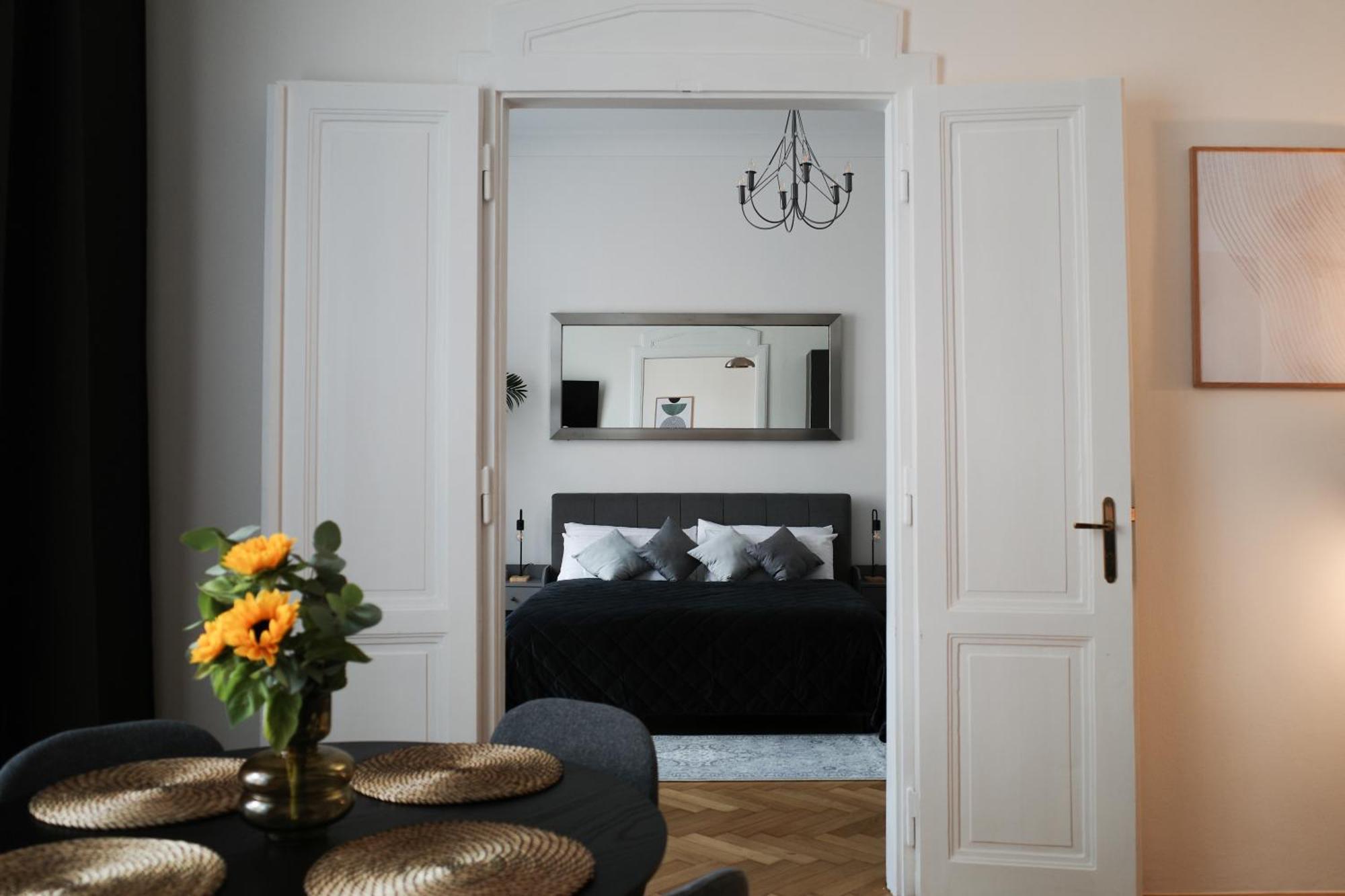 Apartment Dusni Superior Prague Exterior photo