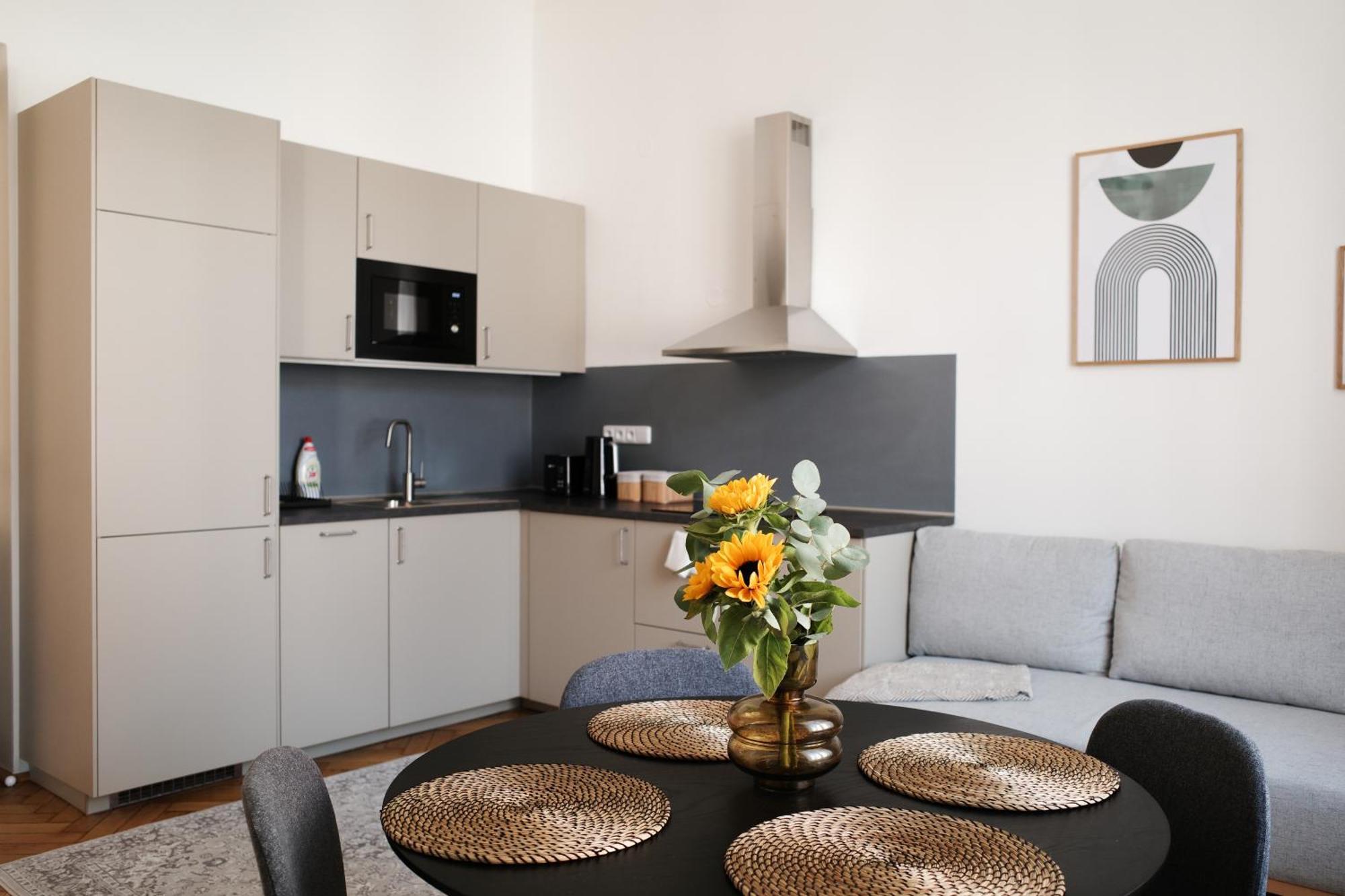 Apartment Dusni Superior Prague Exterior photo